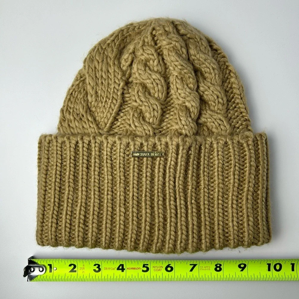 Michael Kors Women Beige Cable Knit Cuff Beanie Hat‎